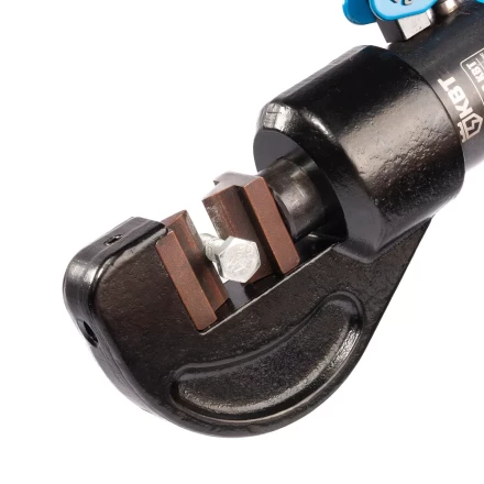 Пресс гидравлический ручной КВТ ПГР-70БР для опрессовки наконечников до 70 мм и резки болтов  до 12 мм (91807) купить в Уфе