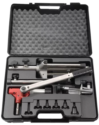 Пресс-инструмент ЗУБР "ШиреФит" ручной для развальцовки труб, в пластиковом кейсе, 14-32мм 51625 купить в Уфе