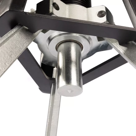 Съемник гидравлический самоцентрирующийся автономный КВТ СГСА-5К со встроенным насосом усилием 5 т (91804) купить в Уфе