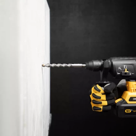 Бур по бетону Denzel, 14 x 210 мм  двойная спираль, три пылеотводящие кромки, 705030 купить в Уфе