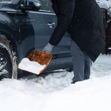 Лопата для уборки снега Сибртех 61673, поликарбонат, 270х360х840 мм, стальной черенок, усиленная купить в Уфе