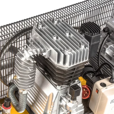 Компрессор масляный Denzel DR5500/200 ременный 58084 купить в Уфе