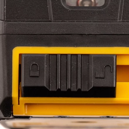 Лазерный уровень LX 03 Green, 30 м, 520 нм, резьба 1/4&quot; Denzel 35058 купить в Уфе