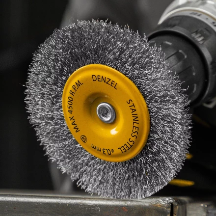 Щетка для дрели Denzel 100 мм, плоская, со шпилькой, нержавеющая витая проволока, 744793 купить в Уфе
