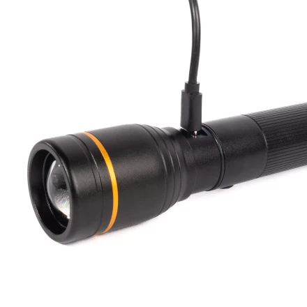 Фонарик светодиодный с регулируемым фокусом КВТ FL-8033 (88898) купить в Уфе