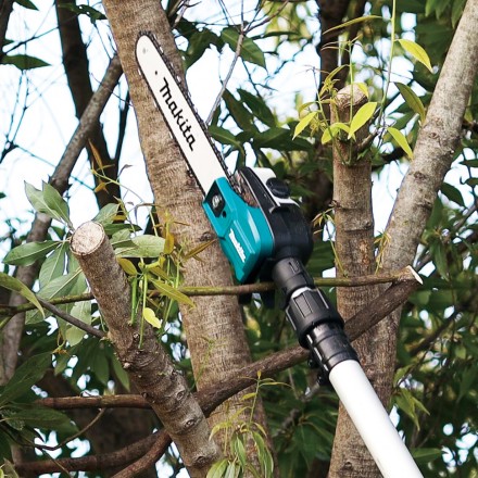 Аккумуляторная 40v XGT цепная пила с телескопической штангой Makita UA004GZ (без АКБ и ЗУ) купить в Уфе