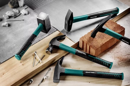 Молоток каменщика с фиберглассовой рукояткой 20192 купить в Уфе