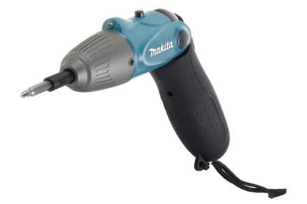 Отвертка Makita 6723 DW с набором бит в кейсе купить в Уфе