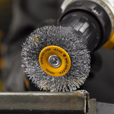 Щетка для дрели, 50 мм, Плоская, со шпилькой, нержавеющая витая проволока Denzel 744623 купить в Уфе