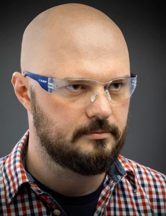 ЗУБР БАРЬЕР, открытого типа, прозрачные, облегчённые, стекло устойчивое к царапинам и запотеванию, защитные очки, Профессионал (110487) купить в Уфе