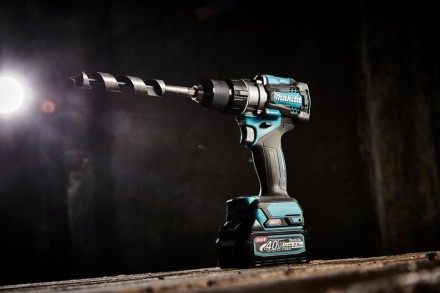 Аккумуляторная дрель-шуруповерт Makita XGT DF001GD201 купить в Уфе