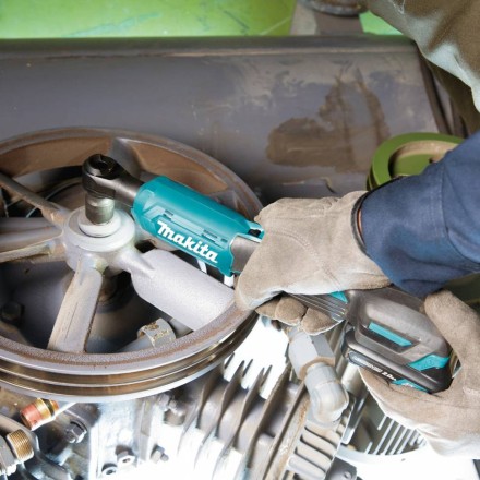 Аккумуляторный угловой гайковерт Makita WR100DZ (без АКБ и ЗУ) купить в Уфе