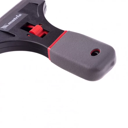 Скребок с обрезиненной рукояткой выдвижное сменное лезвие Matrix 79548 купить в Уфе