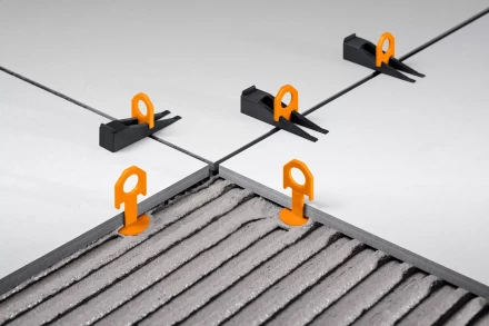 ЗУБР СВП, комплект: 1,7 мм, клин+зажим 50 + 50 шт, система выравнивания плитки (3384-H50) купить в Уфе