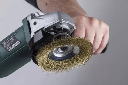 Кордщетка HAMMER тарелка 125мм для УШМ гофрированная латунированная сталь (207-108) купить в Уфе