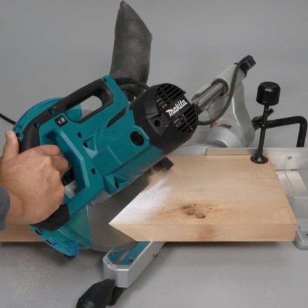 Торцовочная пила с протяжкой 1450Вт 260мм Makita LS1110F купить в Уфе