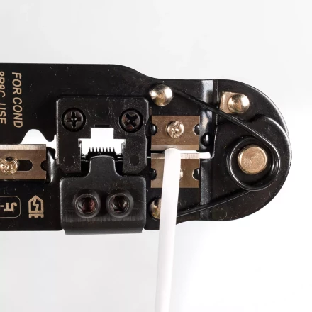 Кримпер многофункциональный КВТ JT-210 со встроенным модулем для обжима RJ-45 (84824) купить в Уфе