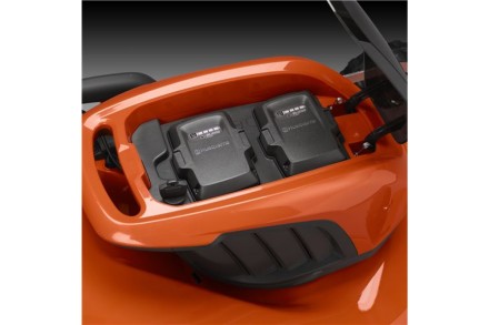 Аккумуляторная газонокосилка, самоходная Husqvarna LC347iV купить в Уфе