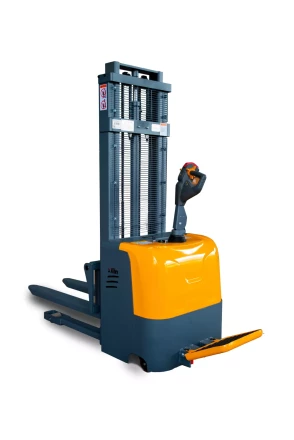 Штабелер самоходный 1,5 т 3,0 м XILIN CDD15K-EN 24/105 В/Ач с раздвижными вилами (с платформой) 1022687 купить в Уфе