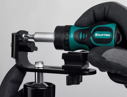 Отвертка реверсивная с битами 26190-H7 купить в Уфе