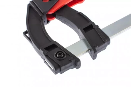 Струбцина реечная быстрозажимная пластиковый корпус рычажно-храповой механизм 300 х 90 х 390 мм штанга 5 х 20 мм Matrix 20738 купить в Уфе