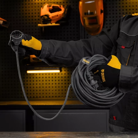 Удлинитель-шнур силовой Denzel Top Series 37420, КГТТ, 20м, 1 розетка, 3 x 1,5 мм, 3 м купить в Уфе