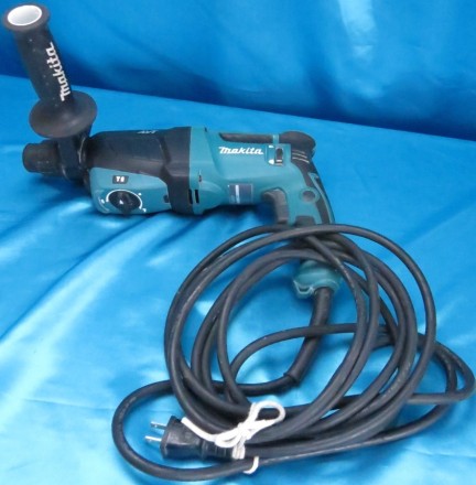 Перфоратор  MAKITA HR 2631FT купить в Уфе