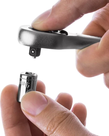 Трещотка для торцовых головок KRAFTOOL &quot;EXPERT&quot;, Сr-V сталь, 72 зубца, 1/4&quot; 27791-1/4_z02 купить в Уфе