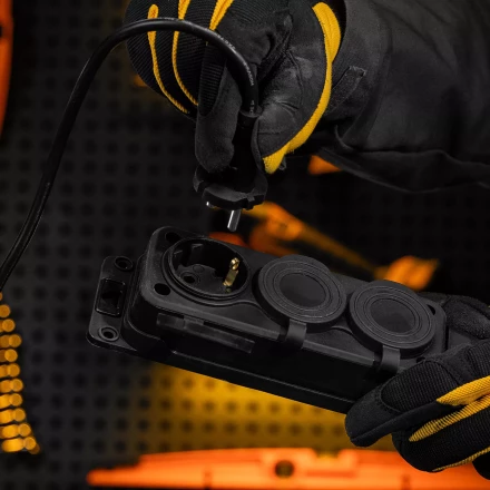 Удлинитель-шнур силовой Denzel Top Series , КГТТ, 20м, 3 розетки, 3 x 2,5 мм, 3 м 37423 купить в Уфе