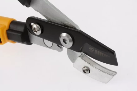 Набор: Сучкорез телескопический 22-29” и секатор прямого реза Denzel 7760505 купить в Уфе