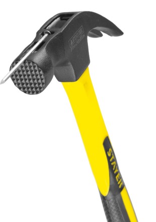Молоток-гвоздодер &quot;Fiberglass-M&quot; с фиберглассовой рукояткой, с магнитом, 450 г, STAYER Professional 2027-450 купить в Уфе