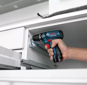 Аккумуляторная дрель-шуруповерт BOSCH GSR 12V-15 купить в Уфе