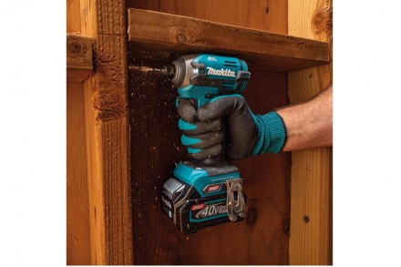 Бесщеточный 40V ударный шуруповерт (импакт) Makita TD003GA201 купить в Уфе