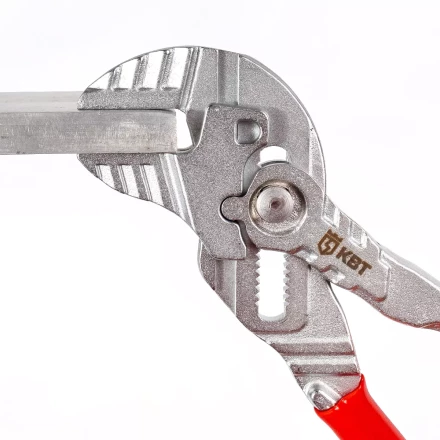 Клещи переставные — гаечный ключ КВТ 180 мм с кнопочной самофиксацией (82147) купить в Уфе