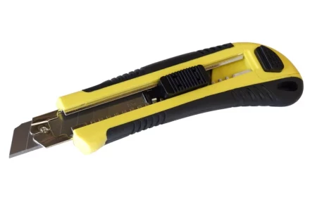 Нож со сменным лезвием 18 мм пластиковый корпус Энкор 9667 9667 купить в Уфе