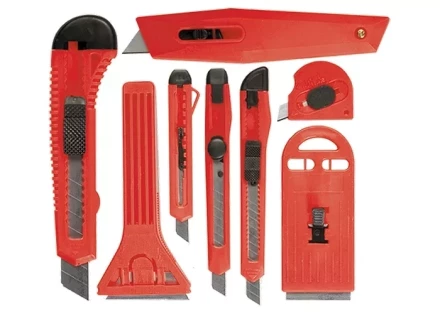 Набор ножей выдвижные лезвия 9 мм - 4 шт, 18 мм - 2 шт, + скребки 40 - 52 мм 2 шт MATRIX 78991 купить в Уфе