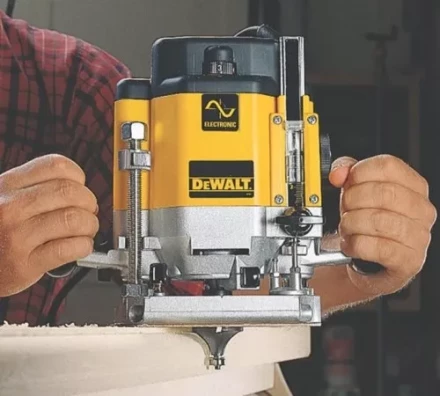 Фрезер DeWalt DW 625E купить в Уфе