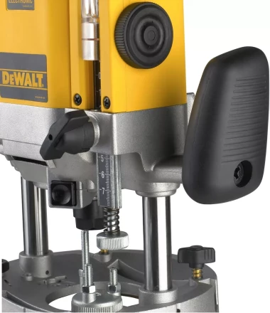 Фрезер DeWalt DW 625E купить в Уфе