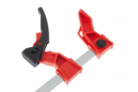 Струбцина реечная быстрозажимная усиленная пластиковый корпус рычажно-храповой механизм 150 х 100 х 306 мм штанга 5 х 22 мм Matrix 20725 купить в Уфе