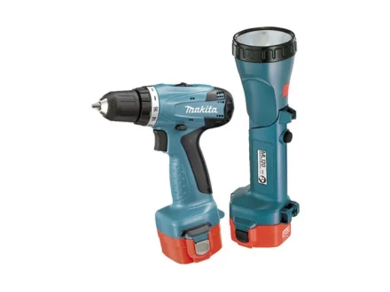 Аккумуляторная дрель-шуруповерт Makita 6271DWALE +Фонарь купить в Уфе