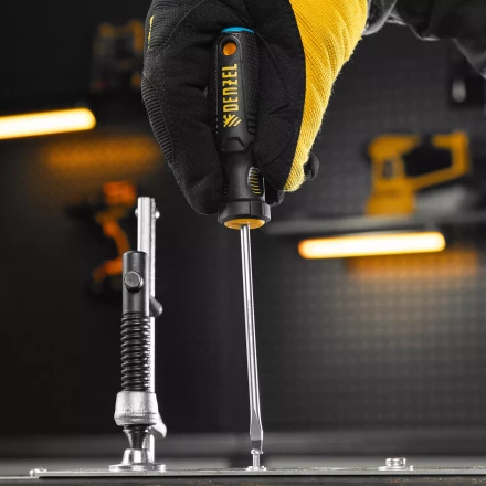 Отвертка, SL4х100 мм, S2, 3к рукоятка Denzel 121927 купить в Уфе