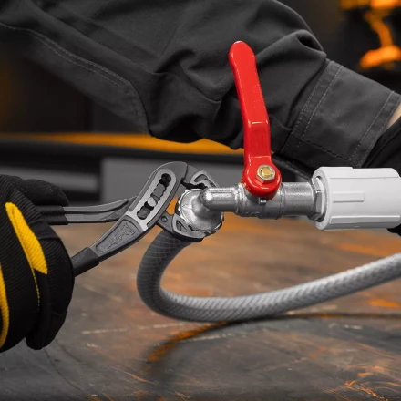 Клещи переставные Denzel 17901, обливные рукоятки, 180 мм купить в Уфе