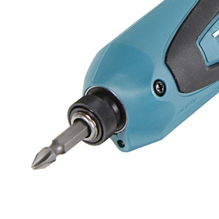 Аккумуляторная ударная отвертка Makita TD 021 DSE купить в Уфе
