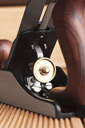 Рубанок KRAFTOOL Premium серии &quot;PRO&quot; металлический, рукоятка – Бубинга, модель &quot;4&quot;, 250х50мм, нож 50мм, лезвие 3мм 18527-25 купить в Уфе