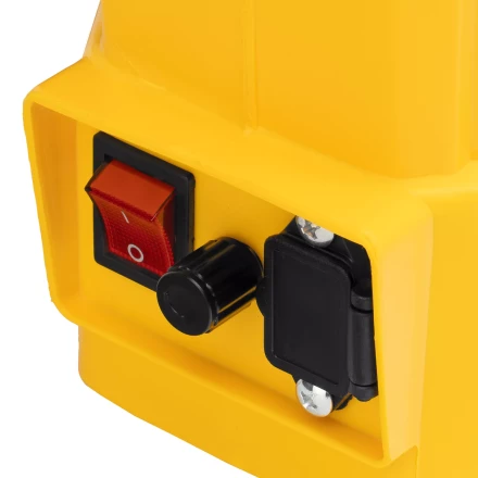 Опрыскиватель ранцевый аккумуляторный Denzel D-12LA, 12 л, 12 В, 8 Ач 64788 купить в Уфе