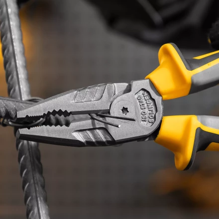 Плоскогубцы комбинированные 205 мм Denzel 17082, трехкомпонентные рукоятки купить в Уфе