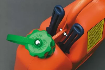 Канистра комбинированная 6 и 2.5 л купить в Уфе