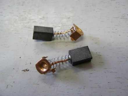 Щетка графитовая (пара) 11x5x8 Применение купить в Уфе