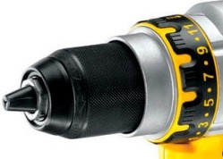 Дрель-винтоверт аккумуляторная DeWalt DCD 932 М2 купить в Уфе