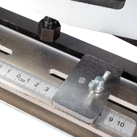 Шинорез гидравлический КВТ ШР-200 с прямым лезвием для шин шириной до 200 мм (85141) купить в Уфе